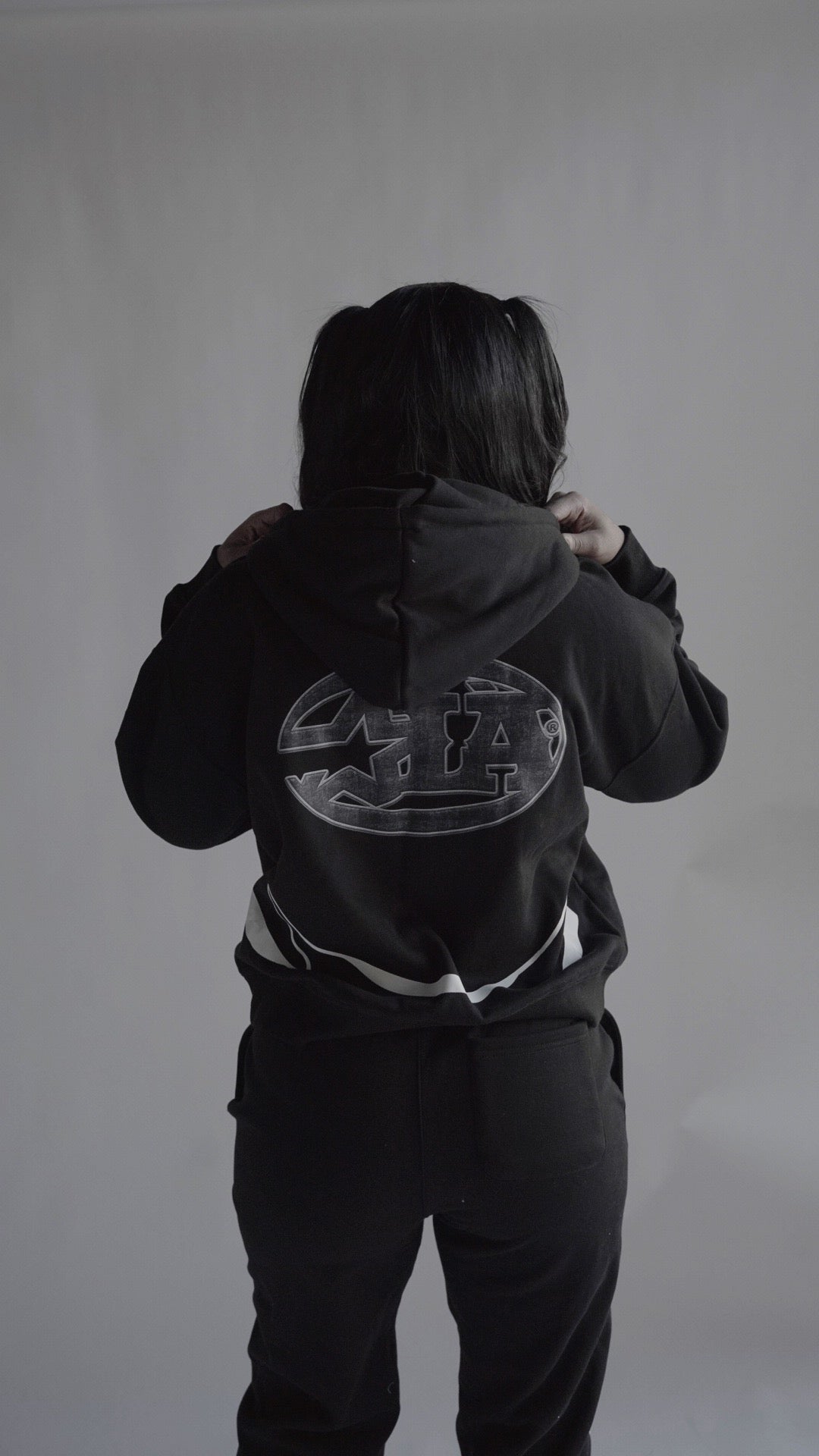 Black “Lealtà” Jogging Set